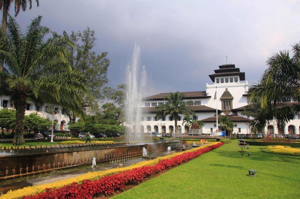 Dpalma Hotel Bandung Kültér fotó